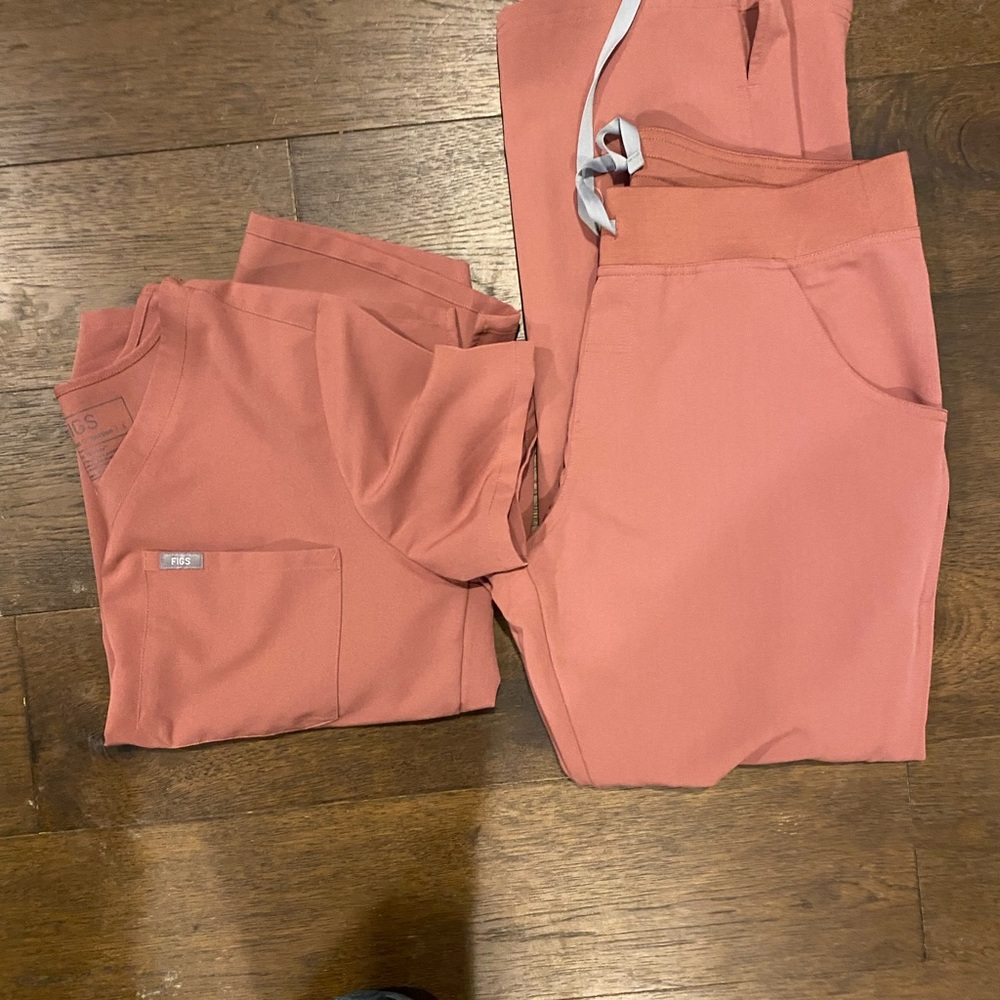 Figs scrub set